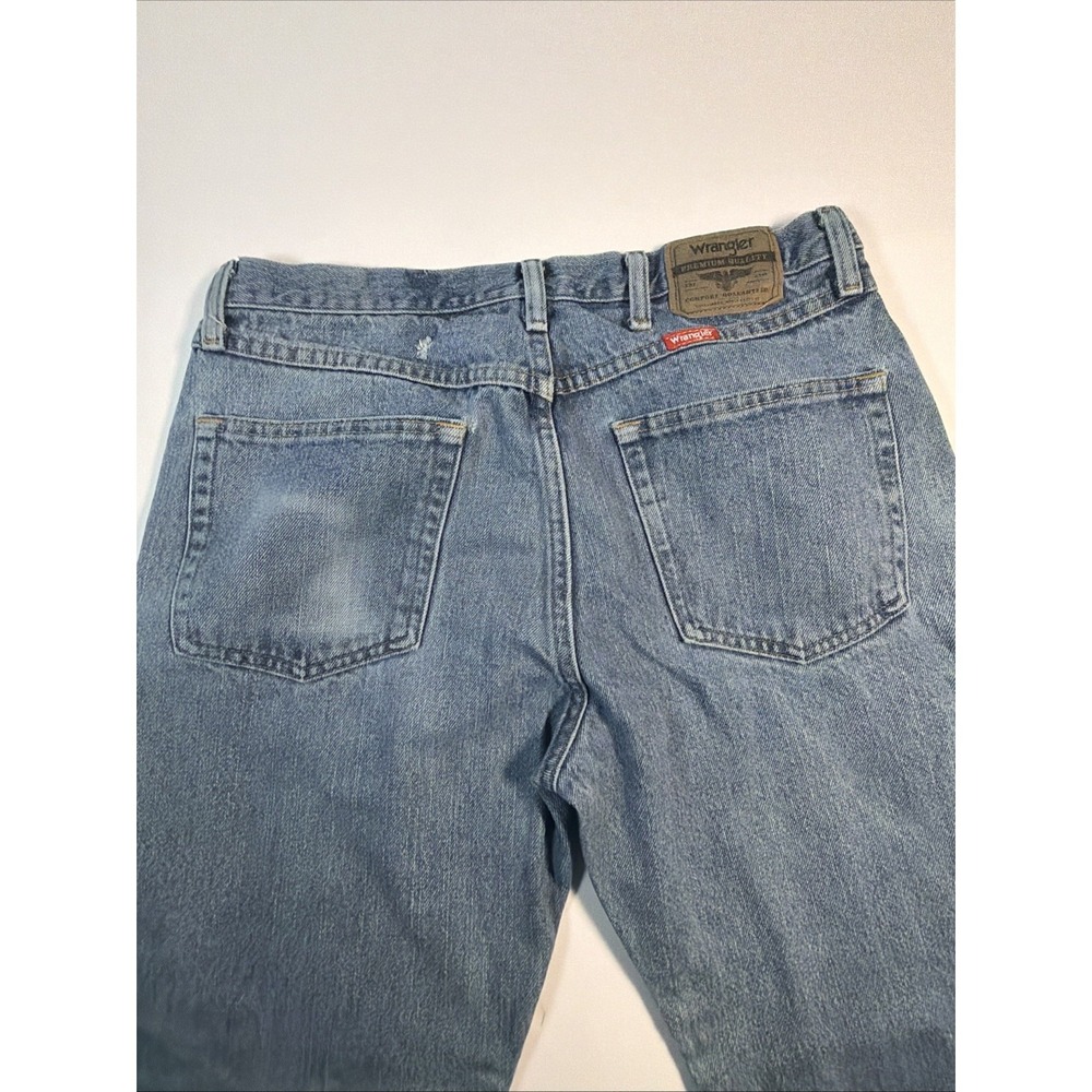 Wrangler Jeans Men's 34x29 Premium Quality Light Wash Straight Leg Workwear - Picture 6 of 14